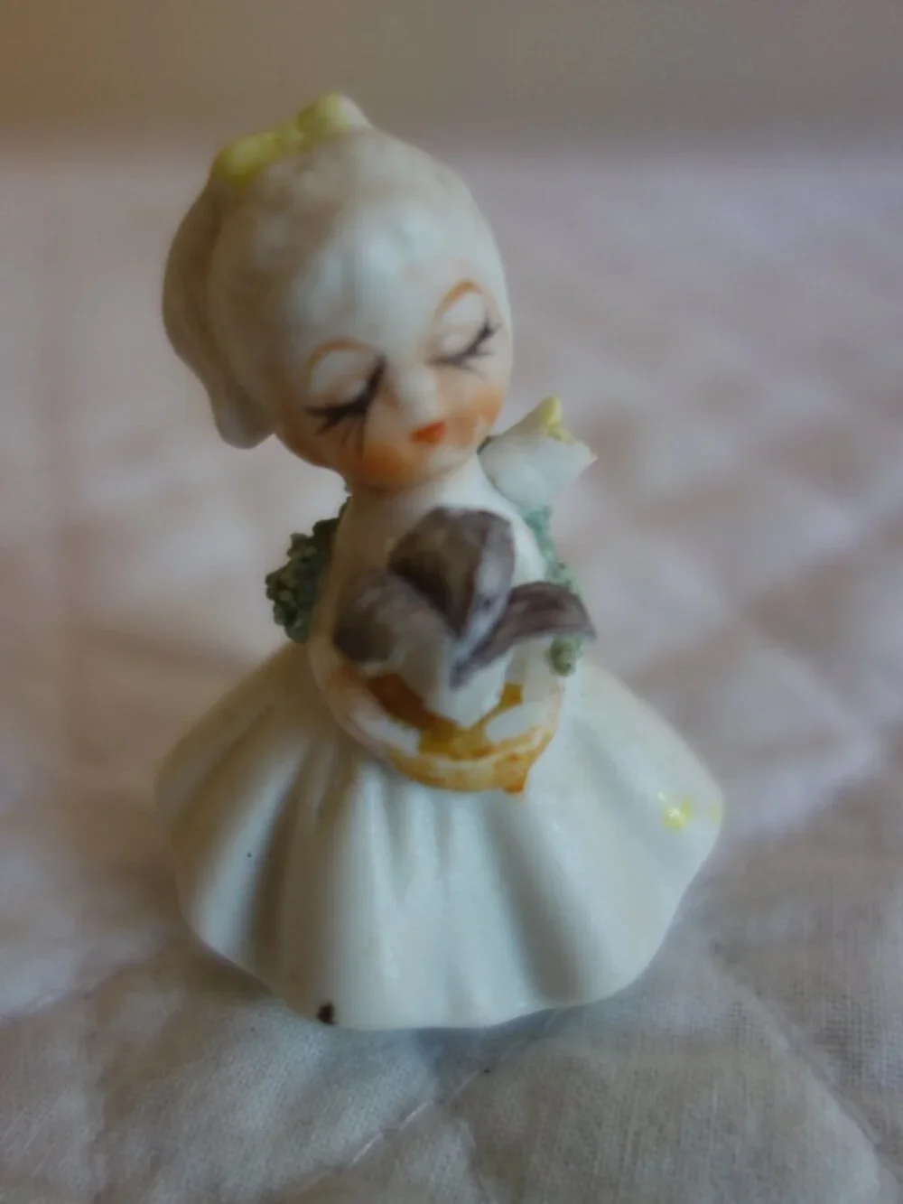 Lot of four Vntg NAPCOWARE Miniature Girls w/ flowers figurines - READ